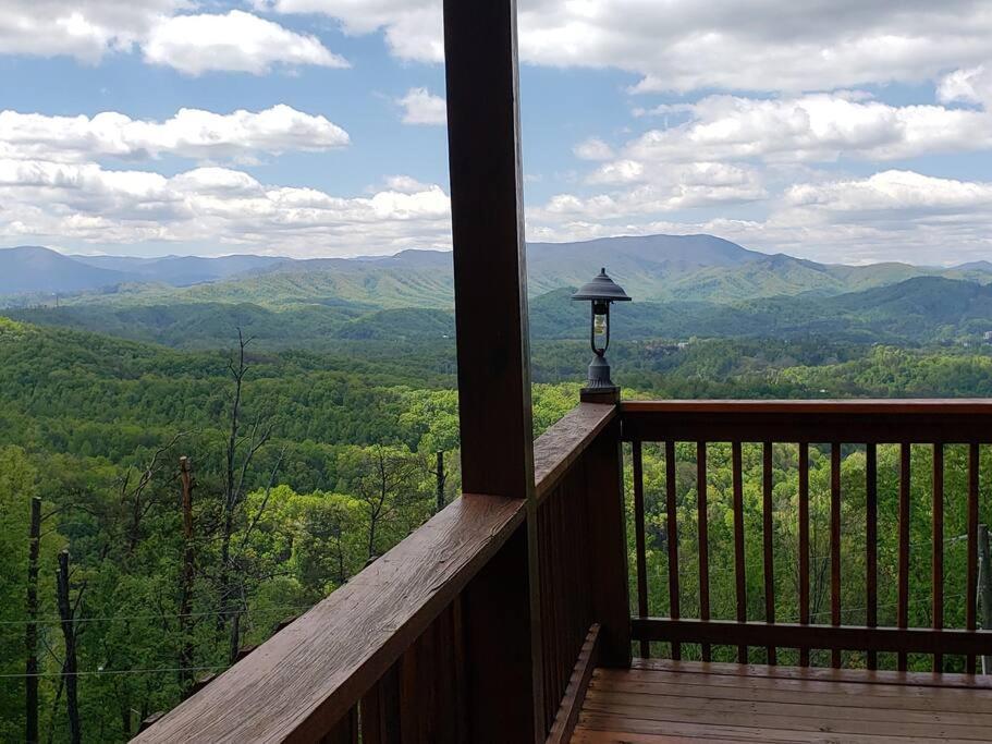 Yogi'S Den: Breathtaking Views! 3 Min To Dollywood, On 1 Acre! Villa Sevierville Luaran gambar