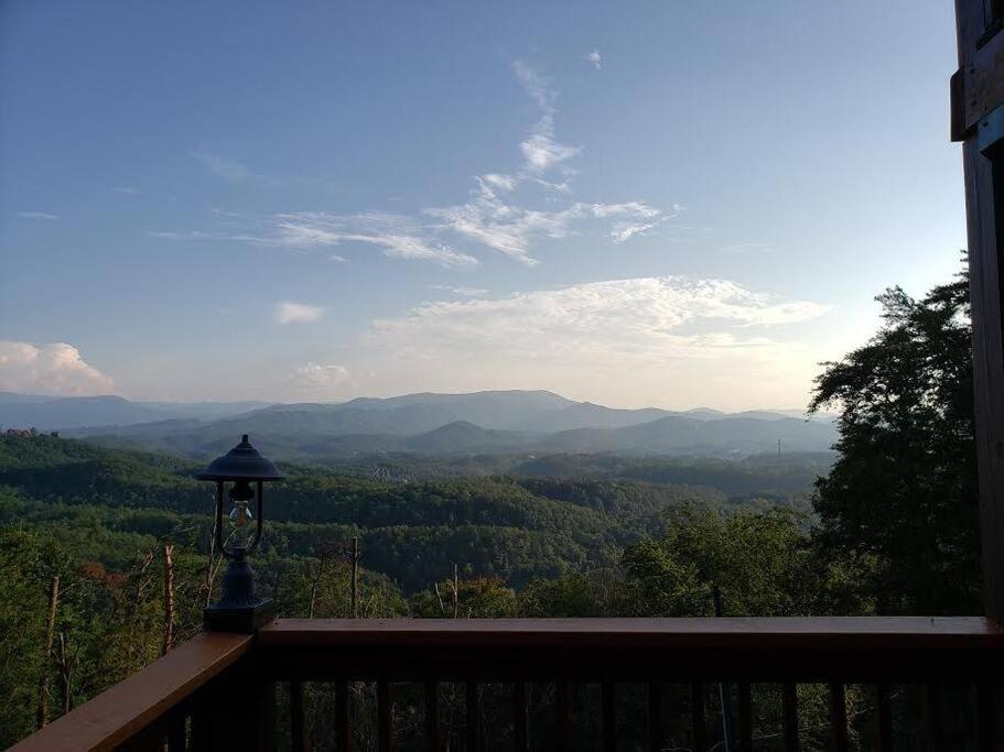 Yogi'S Den: Breathtaking Views! 3 Min To Dollywood, On 1 Acre! Villa Sevierville Luaran gambar