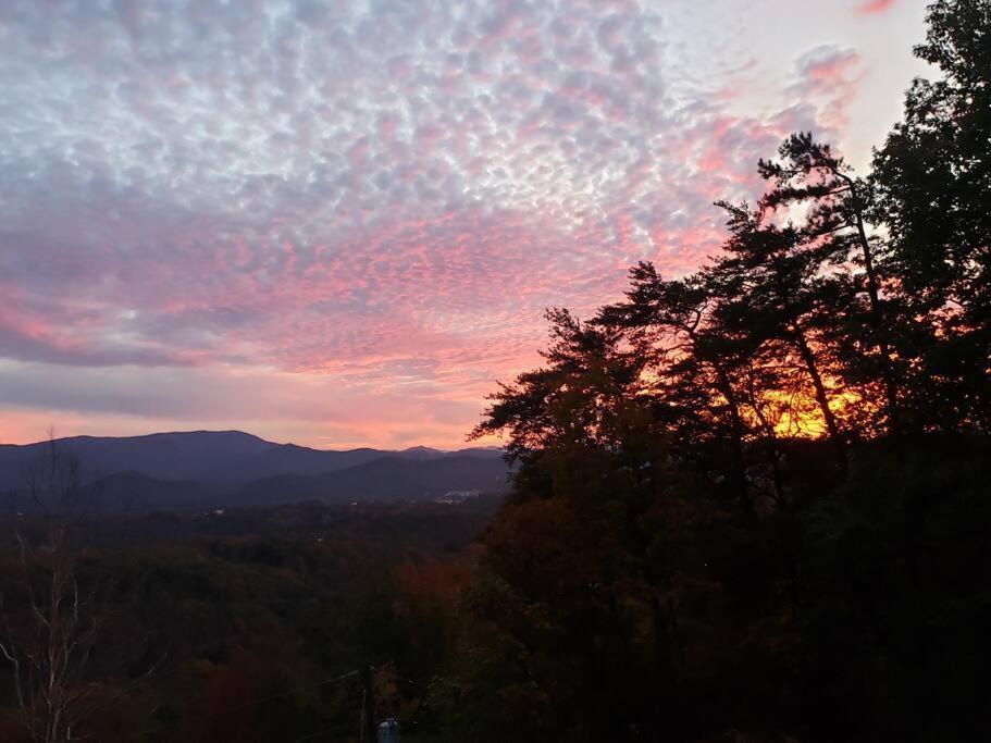 Yogi'S Den: Breathtaking Views! 3 Min To Dollywood, On 1 Acre! Villa Sevierville Luaran gambar