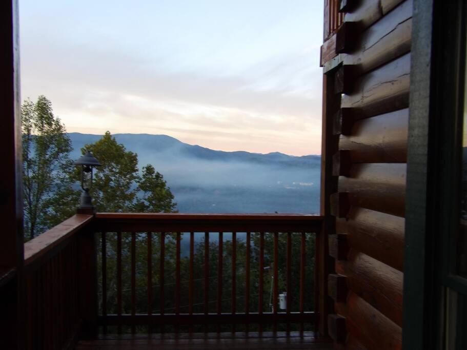 Yogi'S Den: Breathtaking Views! 3 Min To Dollywood, On 1 Acre! Villa Sevierville Luaran gambar