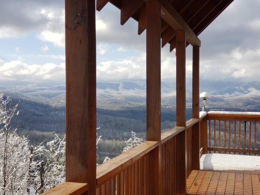 Yogi'S Den: Breathtaking Views! 3 Min To Dollywood, On 1 Acre! Villa Sevierville Luaran gambar