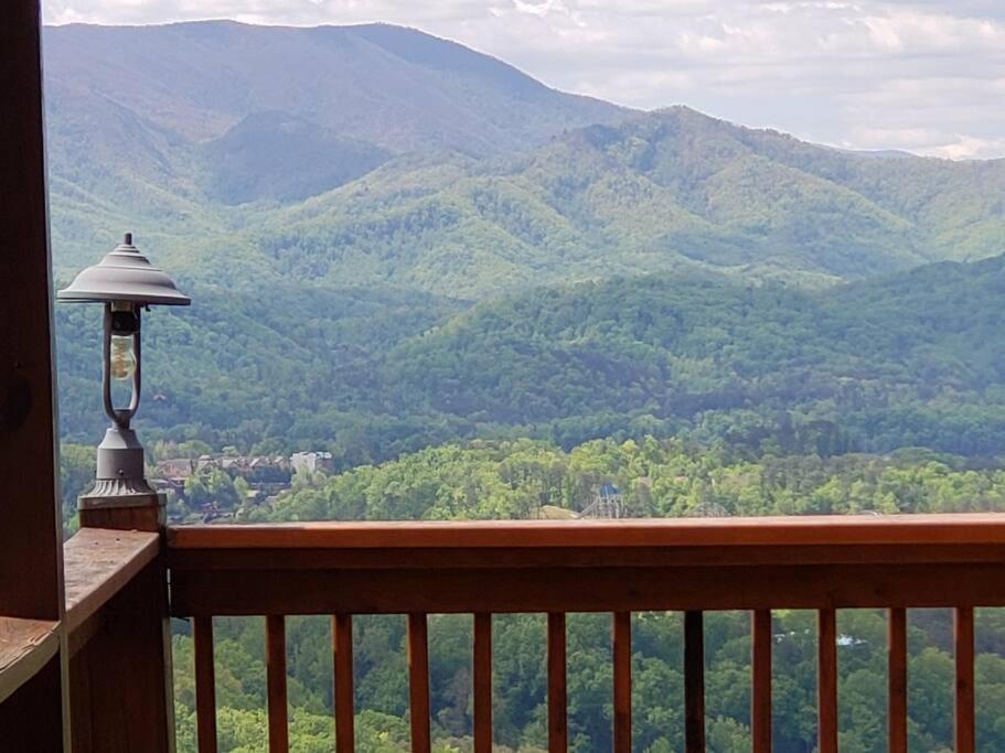 Yogi'S Den: Breathtaking Views! 3 Min To Dollywood, On 1 Acre! Villa Sevierville Luaran gambar