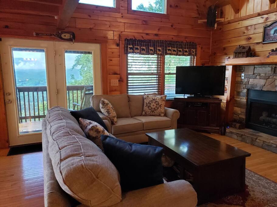 Yogi'S Den: Breathtaking Views! 3 Min To Dollywood, On 1 Acre! Villa Sevierville Luaran gambar
