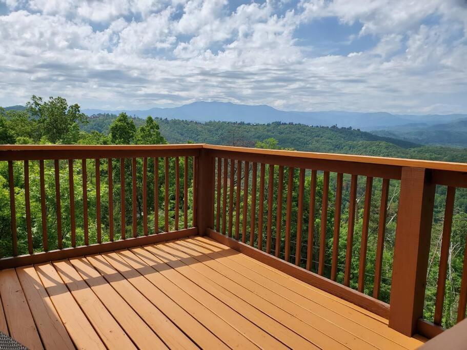 Yogi'S Den: Breathtaking Views! 3 Min To Dollywood, On 1 Acre! Villa Sevierville Luaran gambar